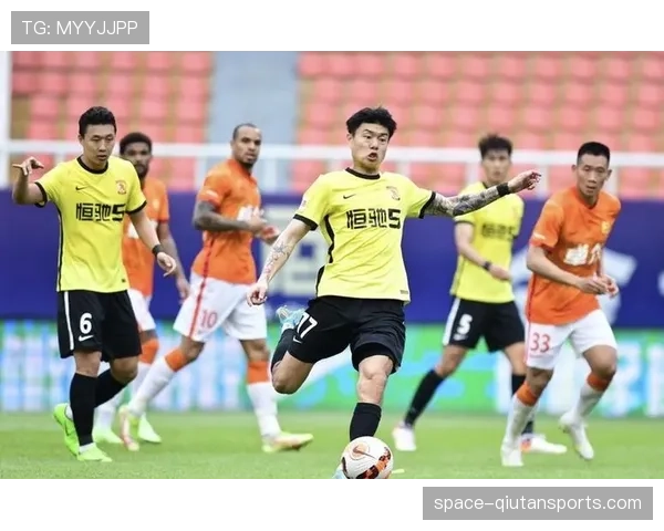 深度案例研究:上海海港如何用“区域锁死+专人盯防”限制对方核心 深度案例研究:上海海港如何用“区域锁死+专人盯防”限制对方核心